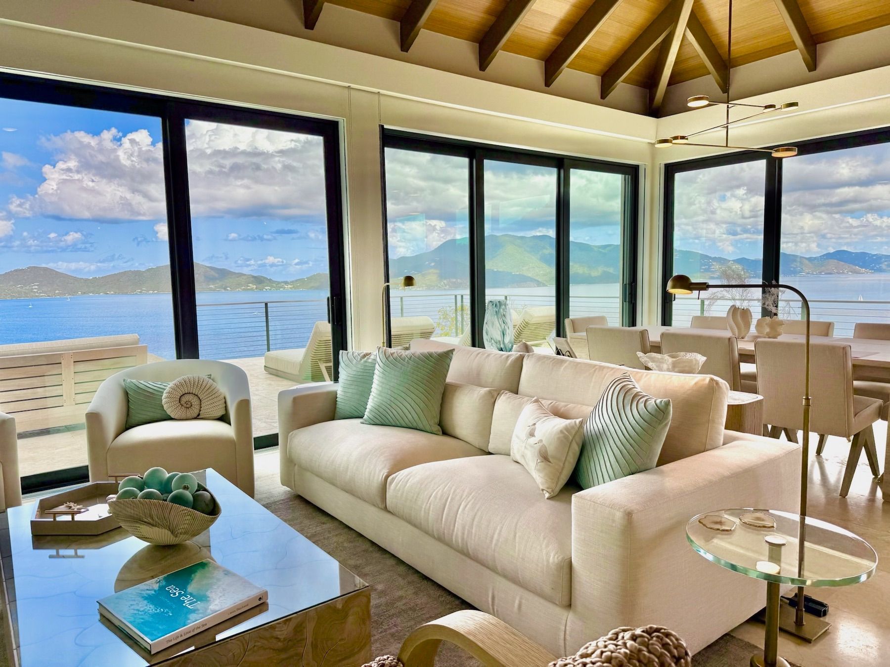 Window To The Sea villa photo.